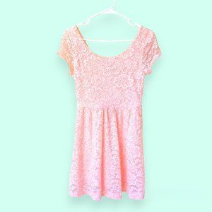 Beautiful Peachy Pink Lace Dress NWOT S